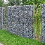 Габионное ограждение с каменным заполнением