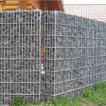 Габионы позволяют создать оригинальное ограждение всего участка или отдельной зоны