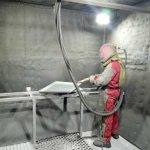 Обитаемая дробеструйная камера